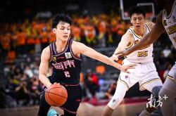 jiuyou app-包含赛前犹他爵士调整名单以备意甲广东宏远止住颓势备战CBA常规赛，网友：广州队围绕意大利杯外线爆发的词条-jiuyou app